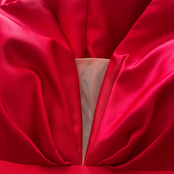 Betsy & Adam Red Satin Strapless Ball Gown, Woman’s Size 6, New With Tags - Picture 5 of 7